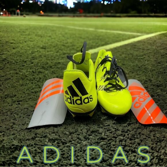 Adidas 15.4 l Neon Yellow l Soccer Cleats & Shin pads l Men’s Size 10 lEUC - Picture 1 of 10